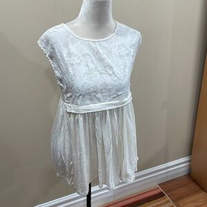 NWT Mysty Woman sleeveless top size 6